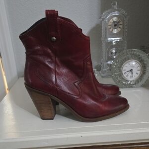 Jessica Simpson Burgundy Leather Heeled Boots